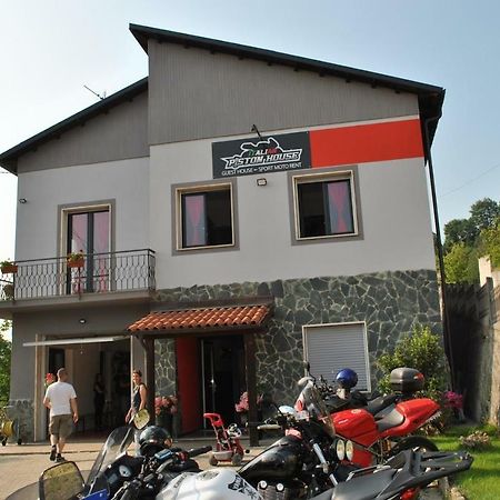 Italian Piston House Sport Moto Rent Millesimo Exterior foto