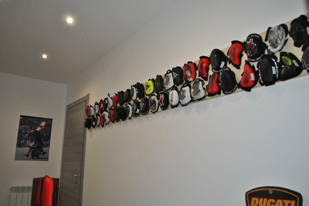 Italian Piston House Sport Moto Rent Millesimo Exterior foto
