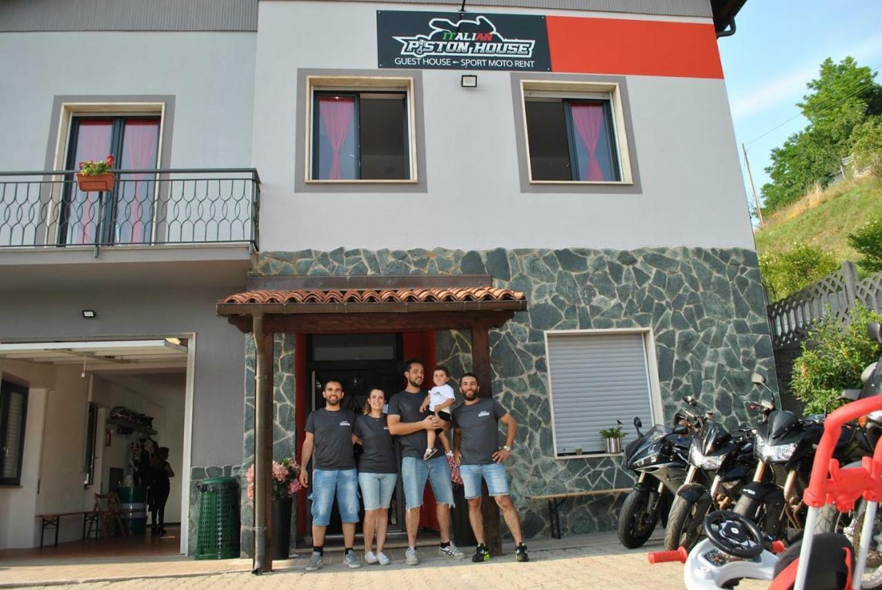 Italian Piston House Sport Moto Rent Millesimo Exterior foto