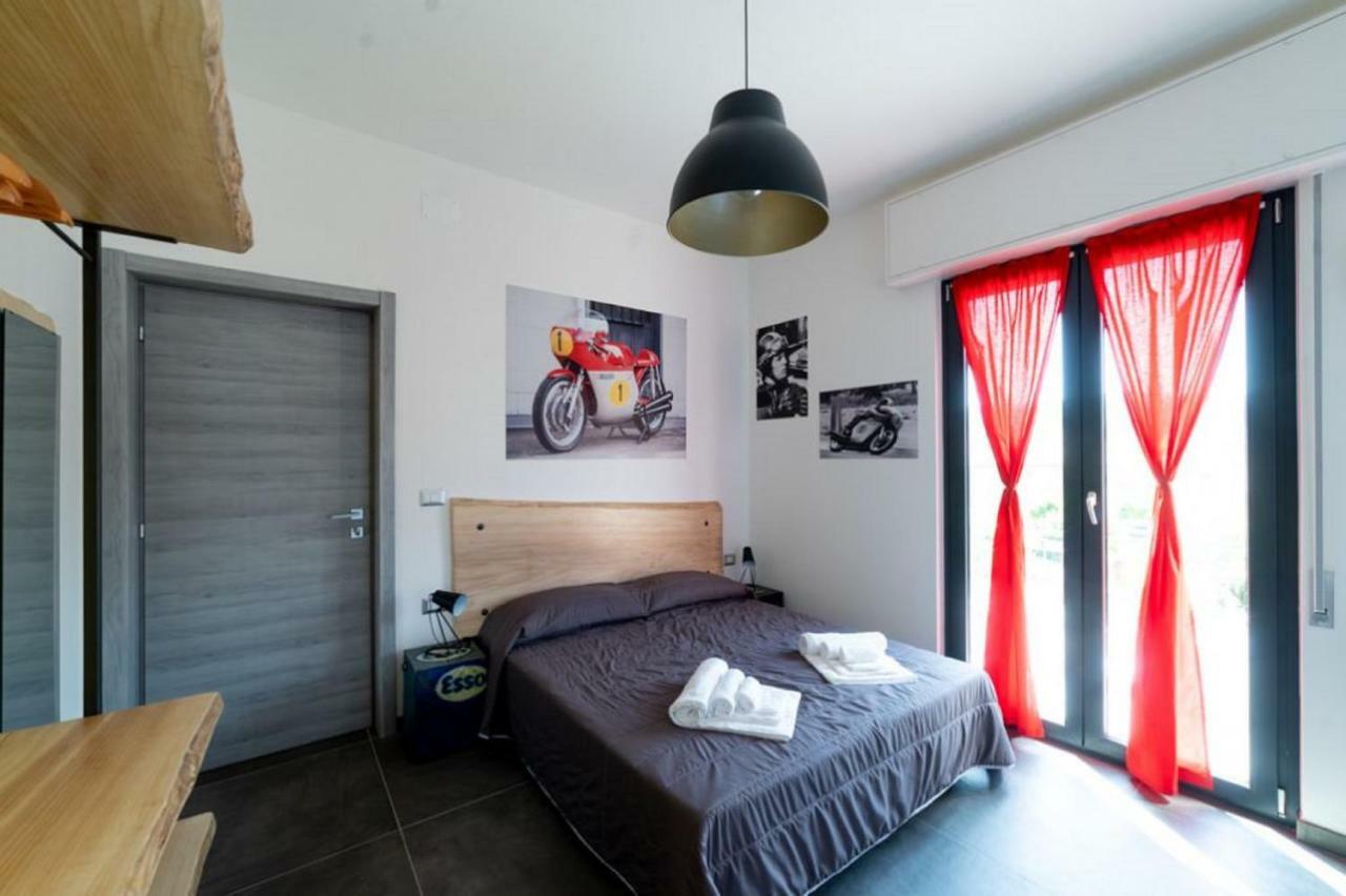 Italian Piston House Sport Moto Rent Millesimo Exterior foto