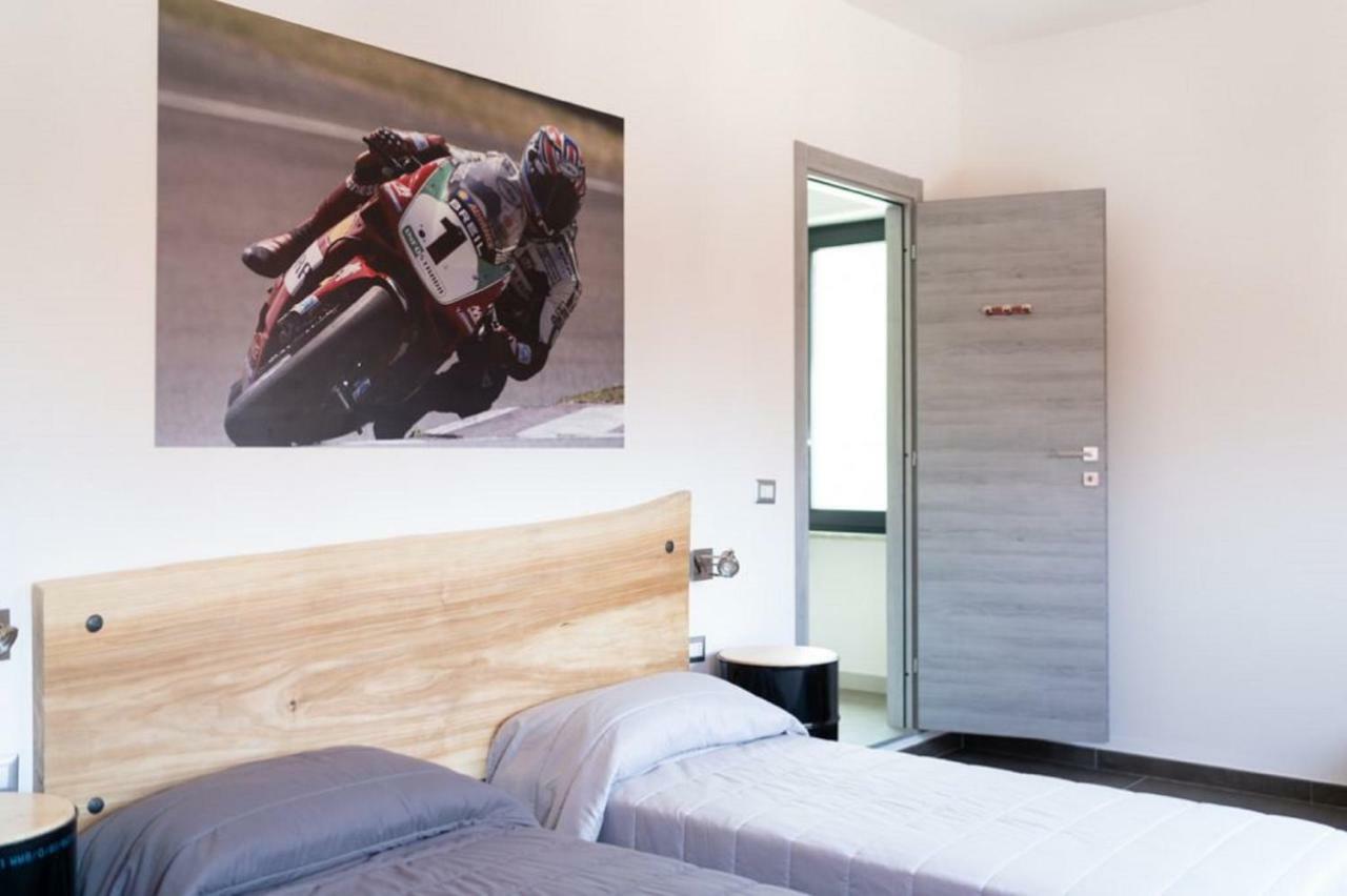 Italian Piston House Sport Moto Rent Millesimo Exterior foto
