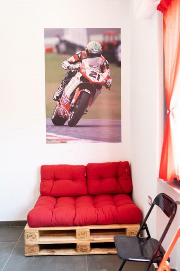 Italian Piston House Sport Moto Rent Millesimo Exterior foto