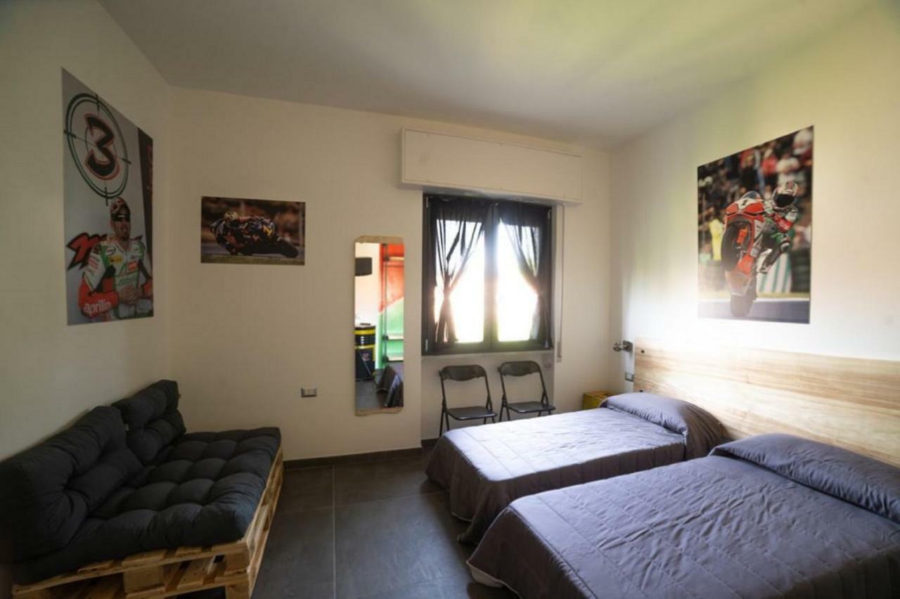 Italian Piston House Sport Moto Rent Millesimo Exterior foto