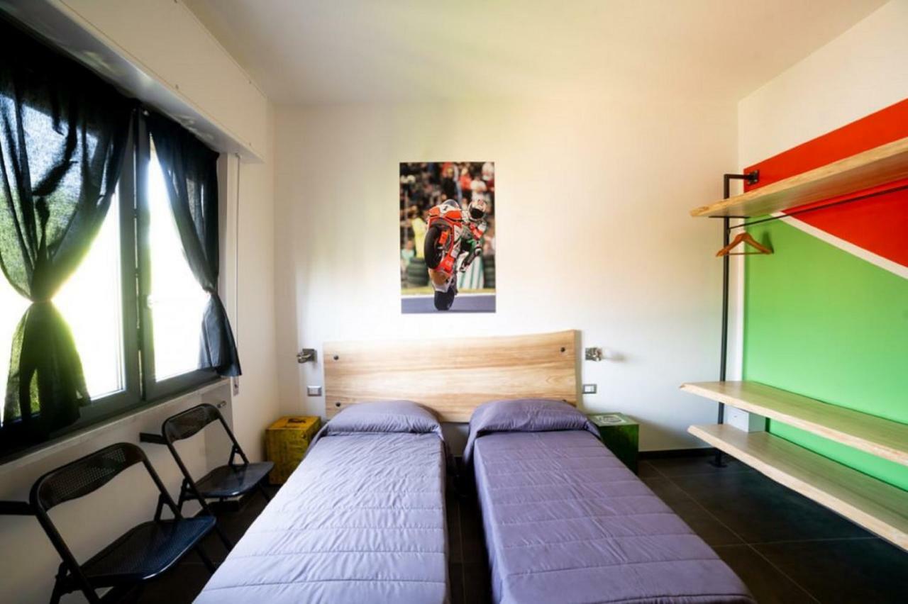 Italian Piston House Sport Moto Rent Millesimo Exterior foto