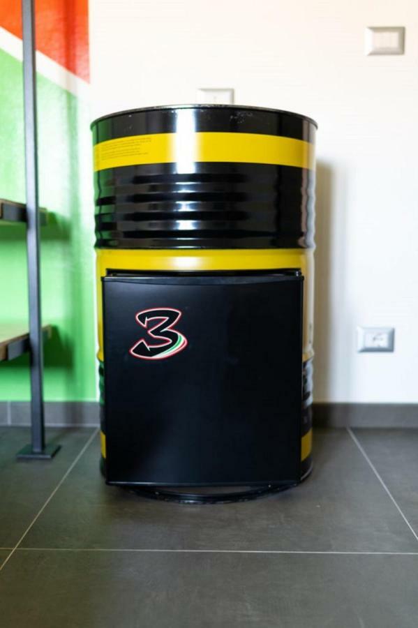 Italian Piston House Sport Moto Rent Millesimo Exterior foto