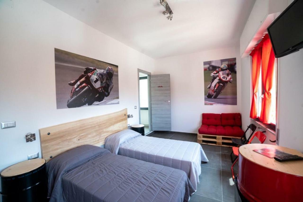 Italian Piston House Sport Moto Rent Millesimo Exterior foto